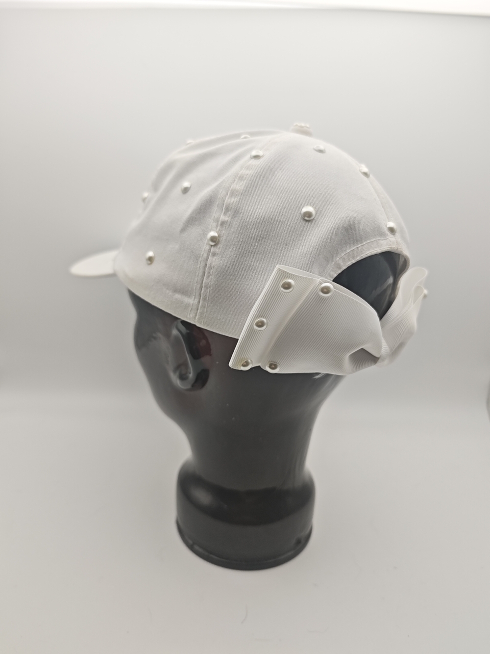 White Pearl-Embellished Bow Baseball Cap - Women
